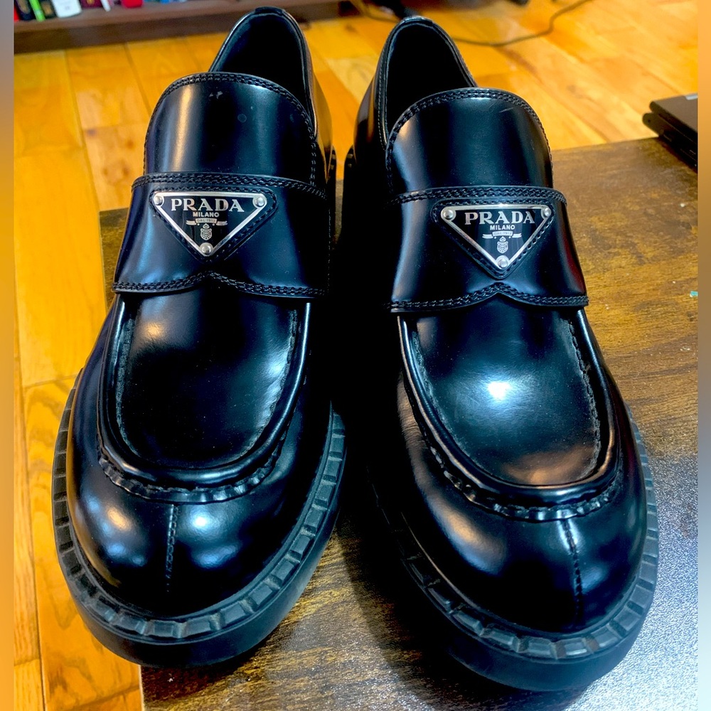 PRADA chocolate brushed leather loafers. Women’s size 38,5. Worn once.
